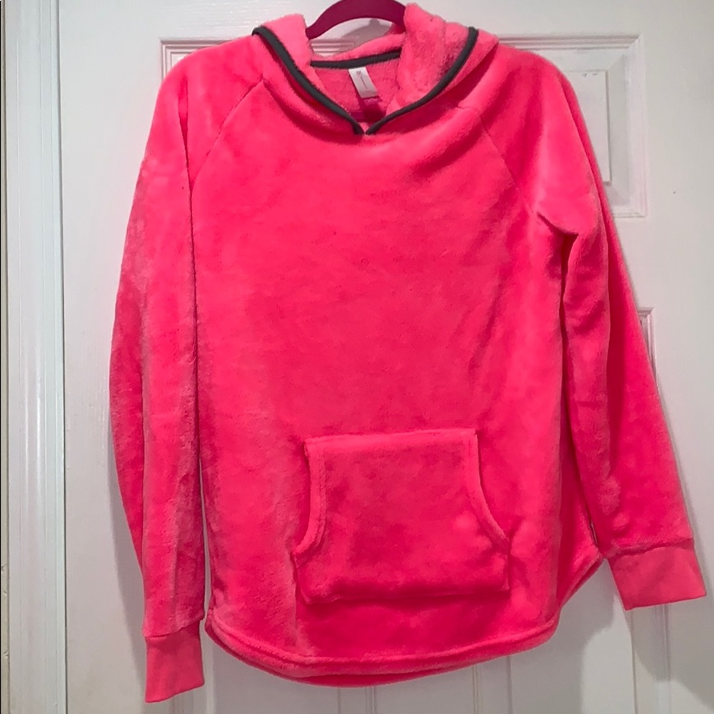 EUC NO BOUNDARIES SWEATSHIRT LARGE